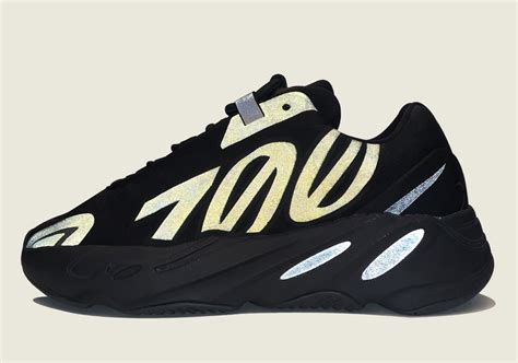 adidas yeezy zwart heren|adidas yeezy boost 700 dames.